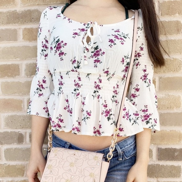 American Eagle White Smocked Floral Cottagecore White Top Bell 3/4 Sleeves Boho - Picture 1 of 8